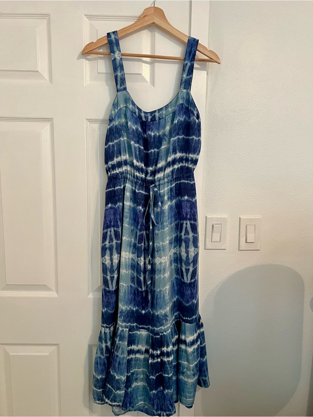 Beach Lunch Lounge Size M Blue Ombré Tie Dye Maxi Dress Ruffle & Drawstring Sz S